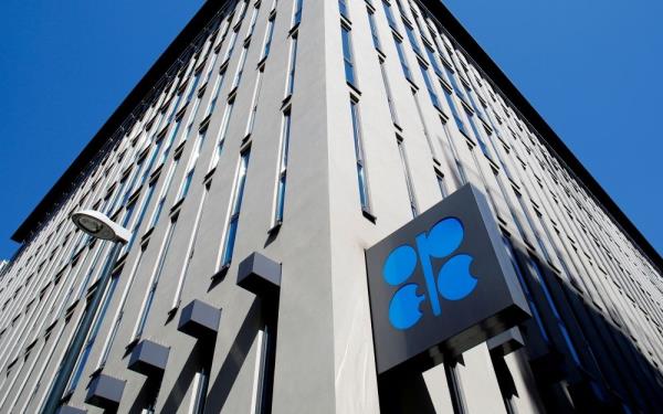 Opec+ postpo<em></em>nes policy meeting to Nov 30, oil drops