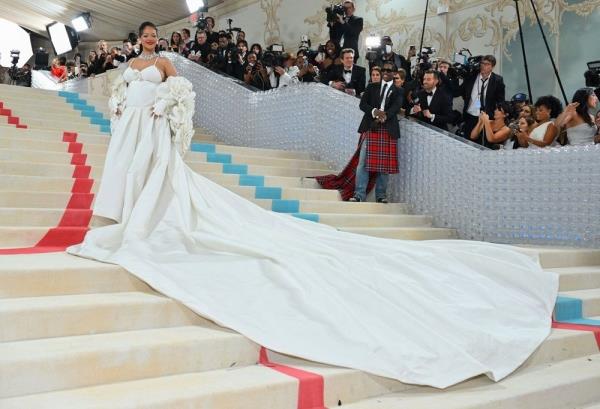 碧昂斯和蕾哈娜被评为2023年最具时尚影响力的名人