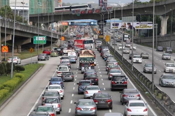 马来西亚高速公路管理局告诉高速公路特许经办商，斋月期间要做好交通繁忙的准备